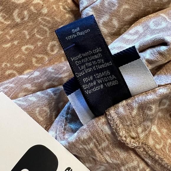 Daytrip Buckle Surplice Animal Print Leopard Top Womens Medium - Picture 6 of 6